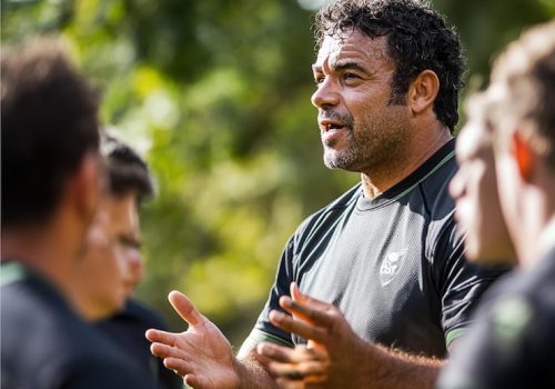 rugby-coach-giving-tactical-instructions-team-timeout_1314467-176919
